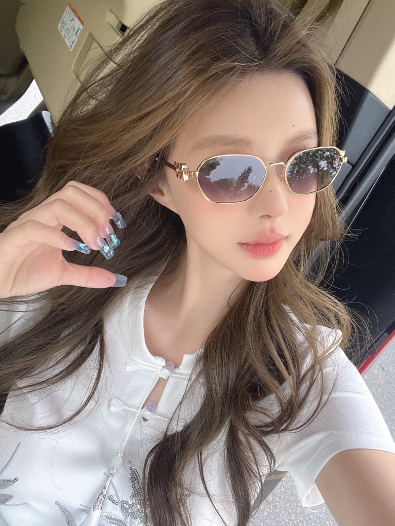 Miu miu Sunglasses